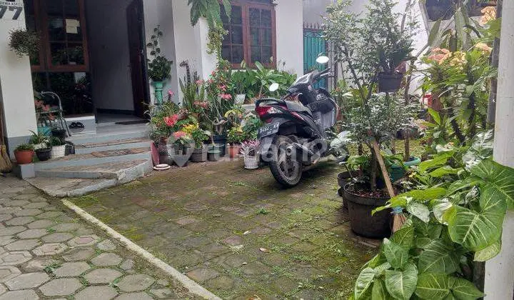 Rumah 2 Lantai di Sayap Pajajaran lingkungan nyaman