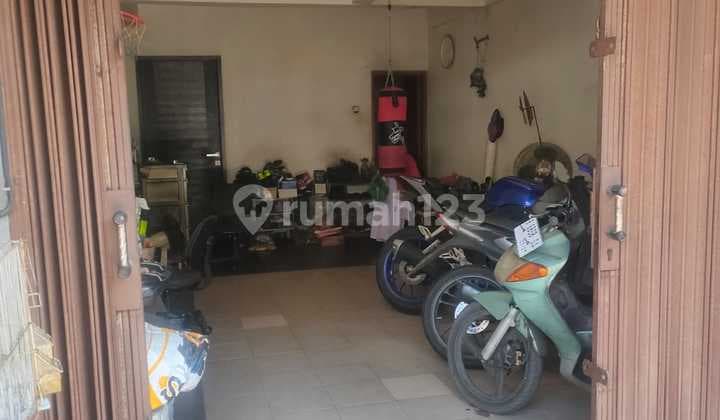 Quick House in Cosmos Garden