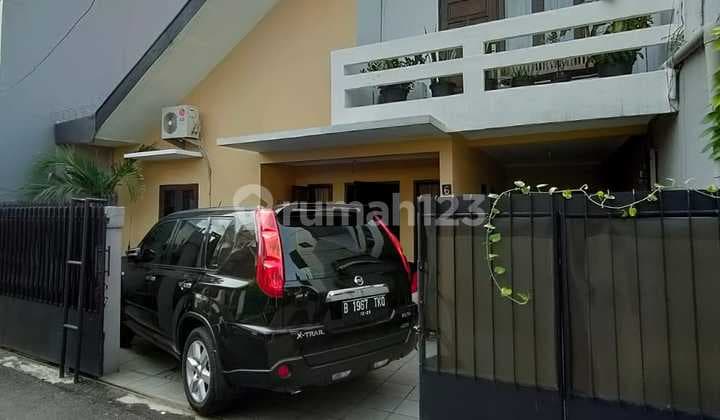 Rumah di tebet bangunan lama masih bagus di lokasi bagus siap huni