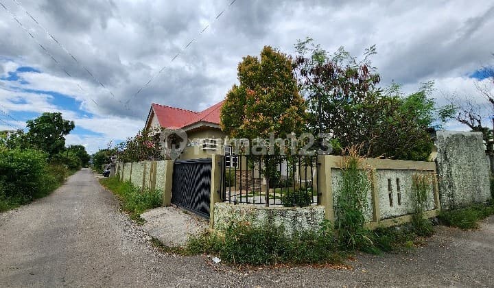 NICE READY-TO-OCCUPY HOUSE ON BUMI STREET, KUPANG CITY