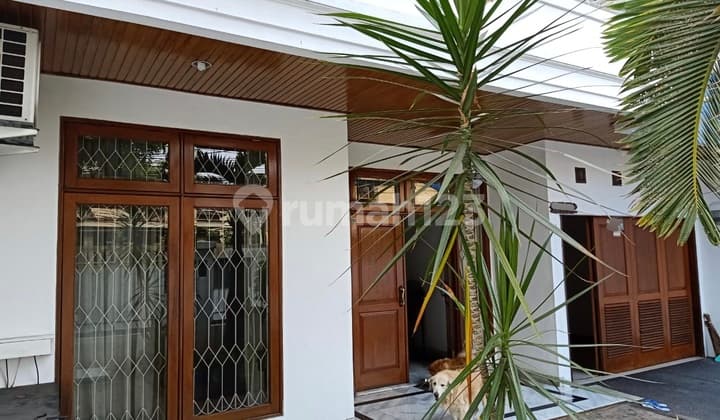 Rumah Cocok Untuk Usaha Di Daerah Slipi, Jakarta Barat