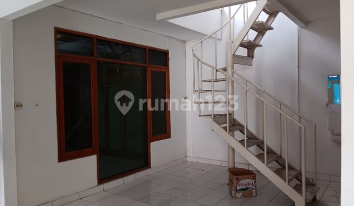 Rumah Siap Huni Di Komp. Taman Lingkar Selatan