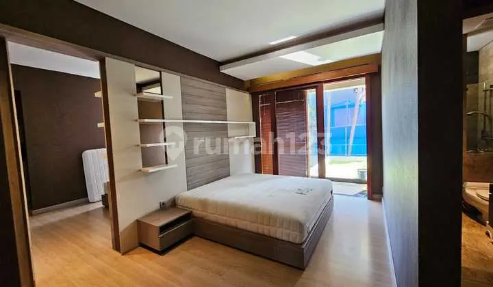 Rumah Mewah Modern di Komplek Batununggal, Bandung