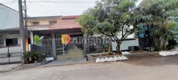 RUMAH DI KOMPLEK BOULEVARD HIJAU HARAPAN INDAH AREA BEKASI