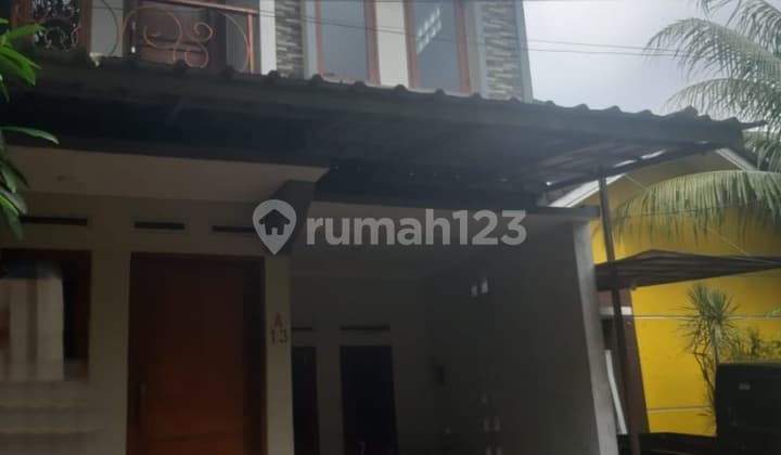 Rumah Sudah Renovasi 2 Lantai Dekat Pintu Tol dan Stasiun