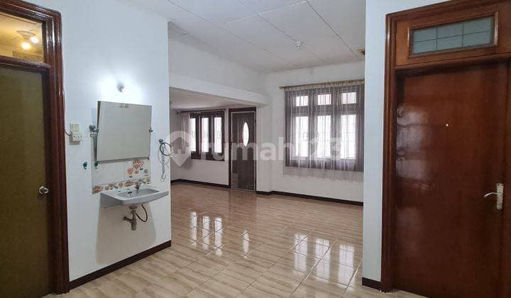 Disewakan Rumah Rapi Siap Huni Baru Renovasi di Kelapa Gading Permai