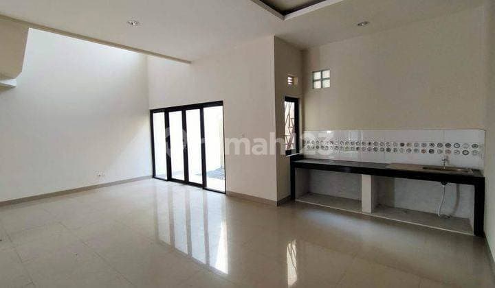 Rumah 2 Lantai Bagus Unfurnished SHM di Moch Toha, Bandung