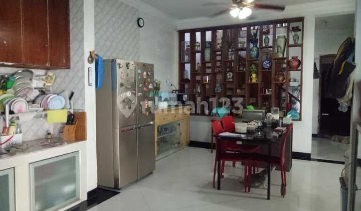 Ini sudah di renov baguss!! Granit 80x80!! Row jalan double way lebar @rungkut nirwana merr purimas jemursari kendangsari