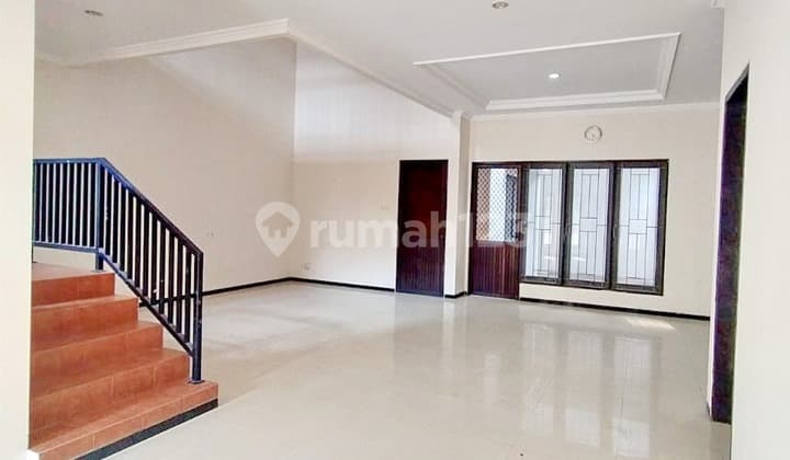 Ini lokasi tengah kota banget!! Negoo sampai deal!! Minimalis 2 lantai design lega @pucang ngagel manyar klampis jemursari prapen