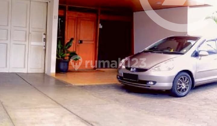 Rumah Posisi Strategis