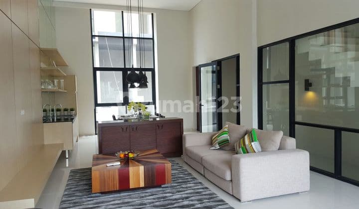 Rumah Townhouse di Kemang, Jakarta Selatan. Lt 98, 3 Lantai Basement. Dekat Tb Simatupang Scbd
