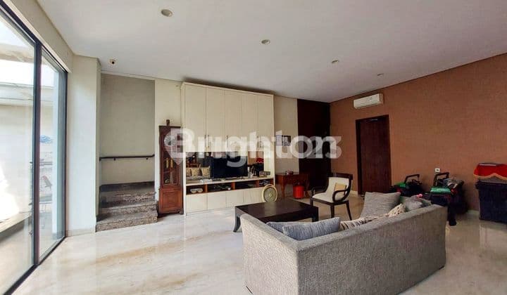 Rumah Graha Natura Modern Tropis Terawat Dekat Clubhouse, Gwalk, Raya Lontar, Area Komersial.