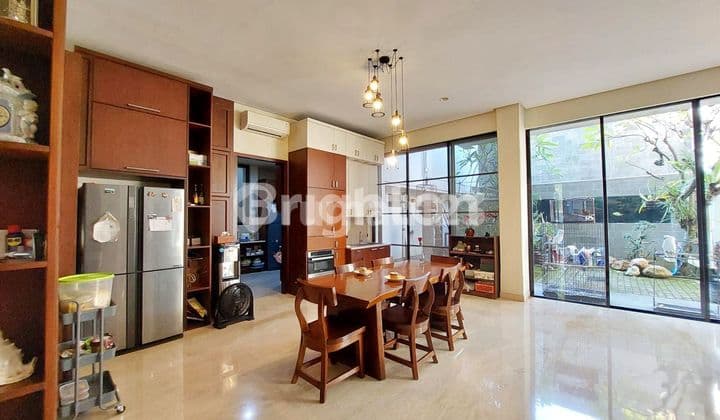 Rumah Graha Natura Modern Tropis Terawat Dekat Clubhouse, Gwalk, Raya Lontar, Area Komersial.