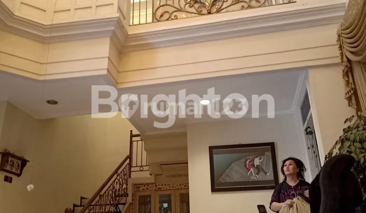 RUMAH SECOND 2 LANTAI BAGUS TERAWAT SIAP HUNI RUMAH SECOND 2 LANTAI BAGUS TERAWAT SIAP HUNI