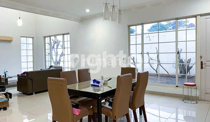 RUMAH 2LANTAI BAGUS SIAP HUNI