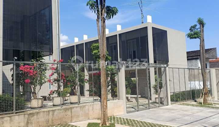 RUMAH BARU LUX DI TUBAGUS ISMAIL KOTA BANDUNG