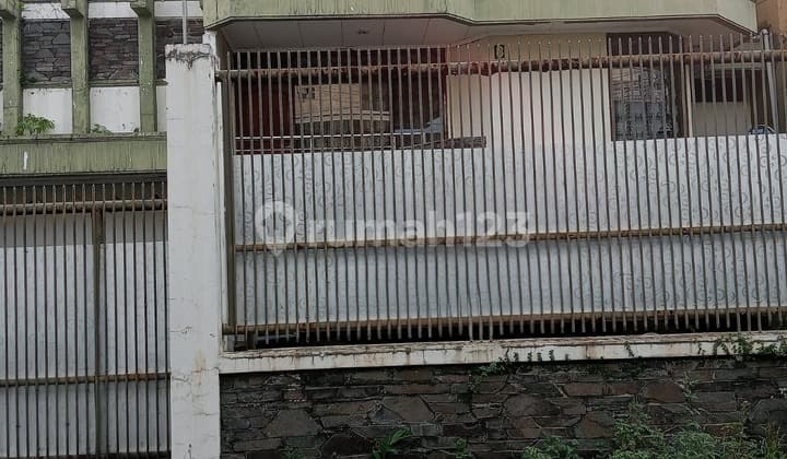 Rumah Klasik Terawat di jl Karang Tineung, Bandung