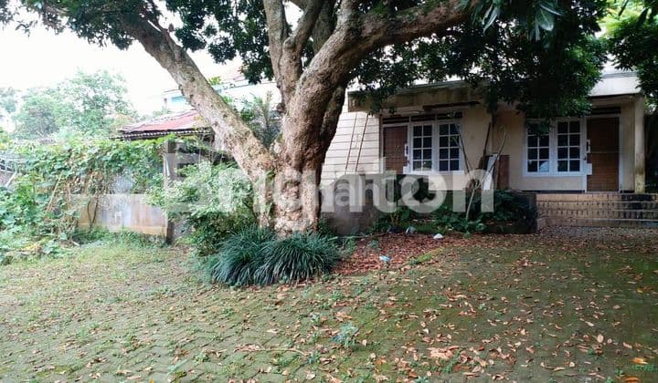 RUMAH DEKAT PUSAT KERAMAIAN DI BANDUNGAN SEMARANG