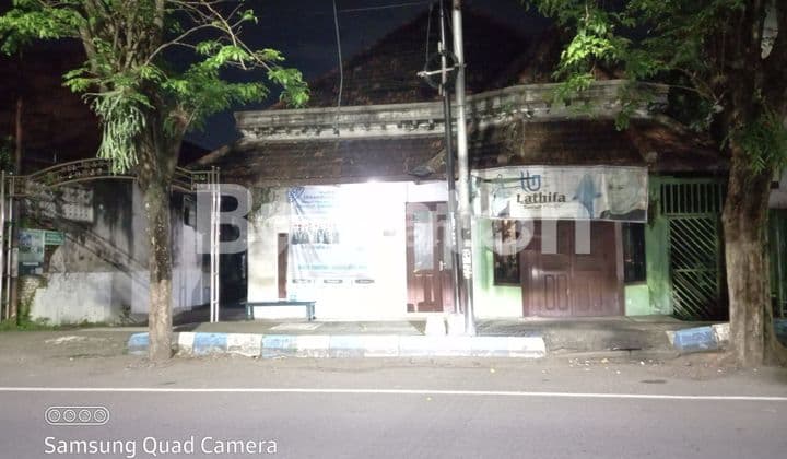 A SPACIOUS HOUSE IN THE CITY CENTER, PERFECT FOR YOUR INVESTMENT. DISCOUNT FOR PROCESSING THE CERTIFICATE OF OWNERSHIP.