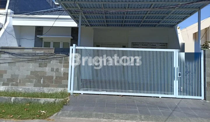 ONE-STORY HOUSE, A STEP AWAY FROM GALAKSY MALL SURABAYA ONE-STORY HOUSE, A STEP AWAY FROM GALAKSY MALL SURABAYA