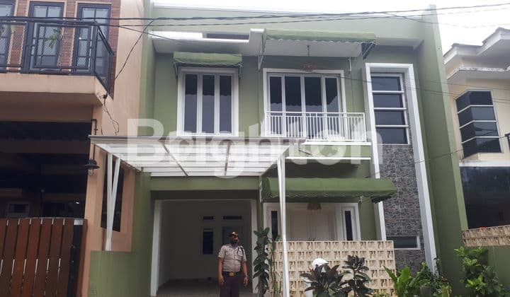 RUMAH MEWAH 3 LANTAI CLUSTER TERDEPAN BUKIT CIMANGGU CITY