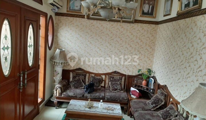 Rumah Bagus Dan Strategis Di Kayu Putih S6505