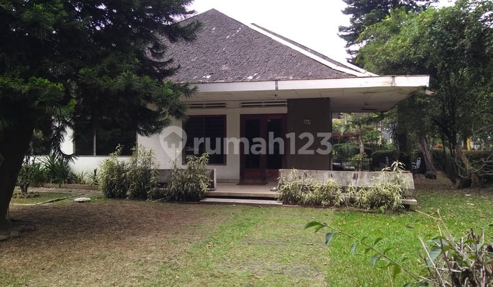 TURUN HARGA! RUMAH KLASIK DI LOKASI PREMIUM PUSAT KOTA BANDUNG