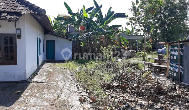 RUMAH PERKAMPUNGAN PALUR