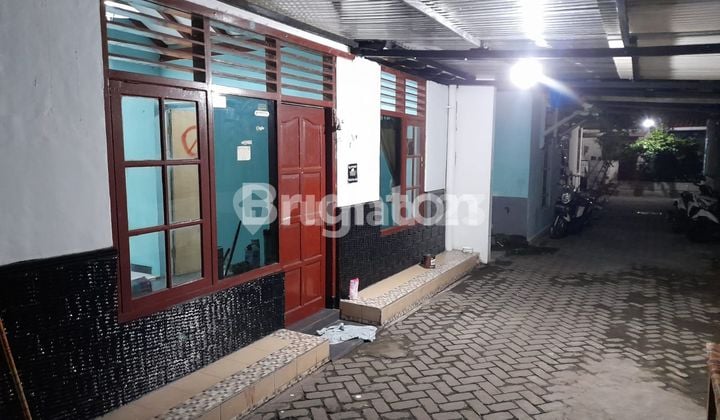 DI RUMAH CANTIK LOKASI DLM RING ROAD DEKAT MALL AMBARRUKMO PLASA