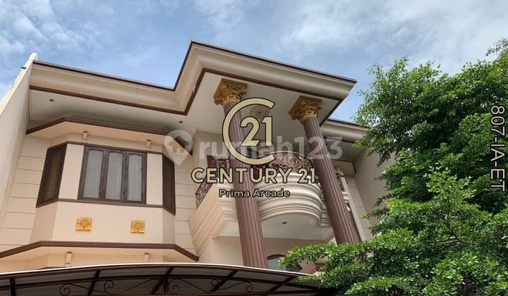 Rumah Siap Huni Mewah Ada Kolam Renang Dilingkungan Asri Aman