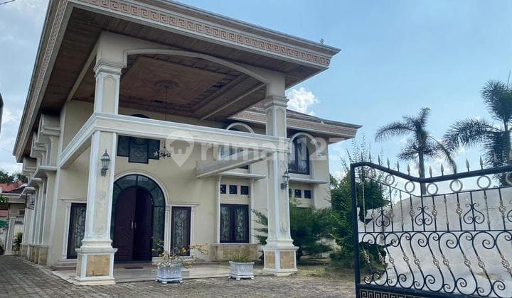 Rumah Mewah 2 lantai di pusat kota Pekanbaru