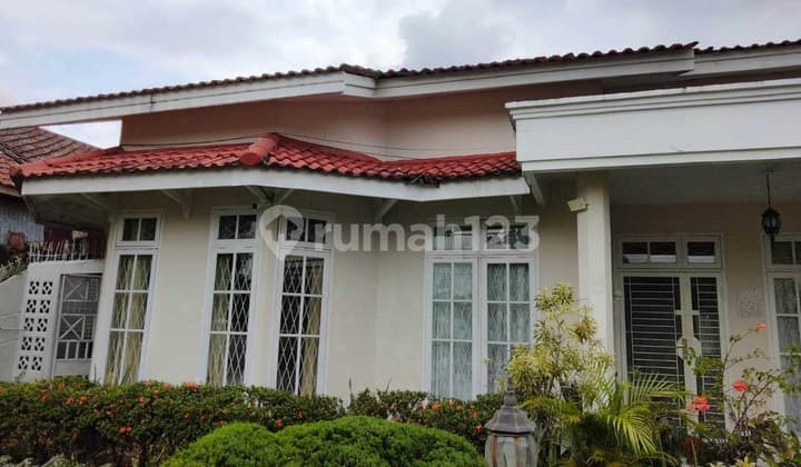 Rumah dilingkungan yang asri dan nyaman, Pekanbaru