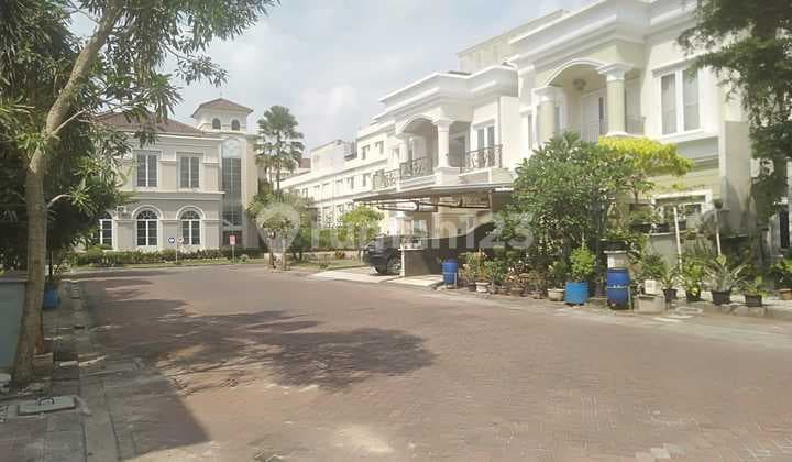 Rumah mewah di pusat kota- Sudirman City Square.