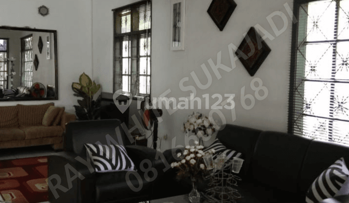 Rumah Komplek IPTN Cihanjuang Cimahi