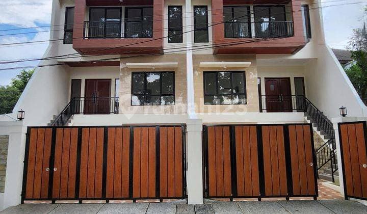 RUMAH BARU 3 LANTAI DI RAGUNAN,JAKARTA SELATAN