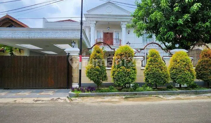 Rumah mewah di Komplek Waringin Permai,Jakarta Timur