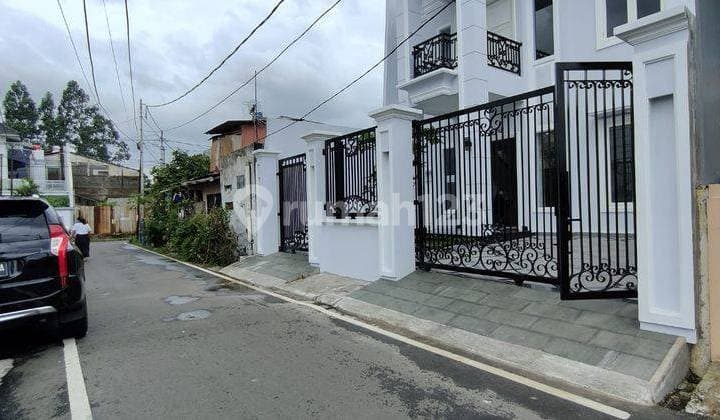 Rumah baru dalam komplek di Duren Sawit,Jakarta Timur