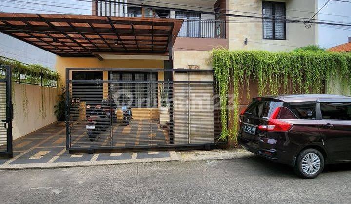 Rumah cantik desain arsitek di Duren Sawit,Jakarta Timur