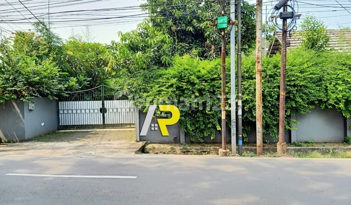 Rumah tanah luas nempel jln raya di Pondok Bambu,Jakarta Timur