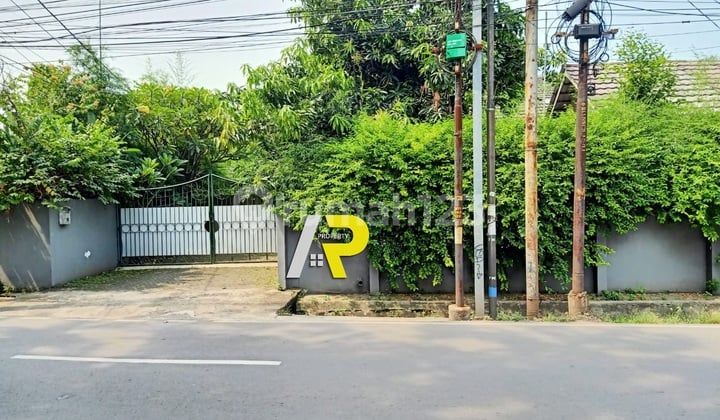 Rumah tanah luas nempel jln raya di Pondok Bambu,Jakarta Timur
