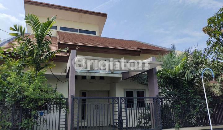 Rumah 2 lantai, SHM siap huni