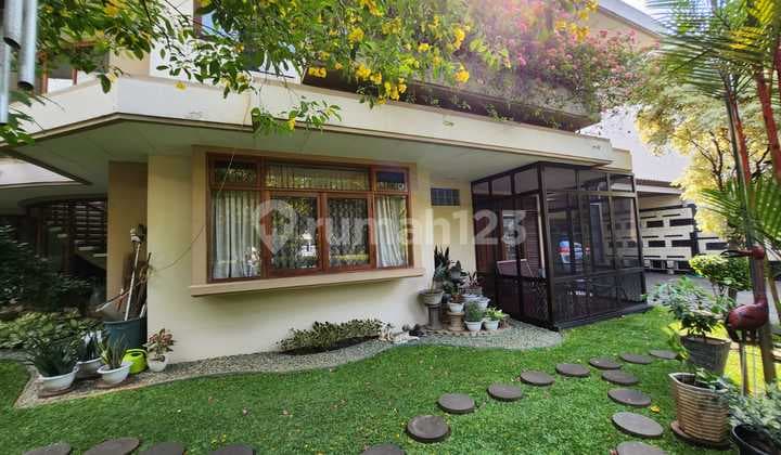 RUMAH MEWAH ASRI SEMI FURNISH