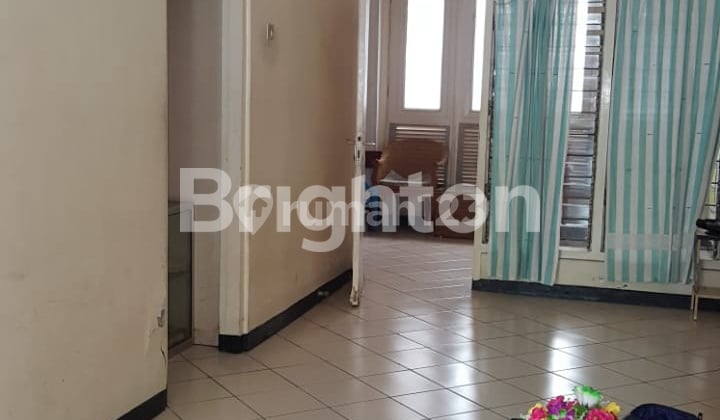 RUMAH HITUNG TANAH MURAH POLL , ROW 2 JALAN LOKASI SURABAYA TIMUR, CUKUP. RAMAI, LOKASI ONE GATE SYSTEM, AMAN RUMAH HITUNG TANAH MURAH POLL , ROW 2 JALAN LOKASI SURABAYA TIMUR, CUKUP. RAMAI, LOKASI ONE GATE SYSTEM, AMAN