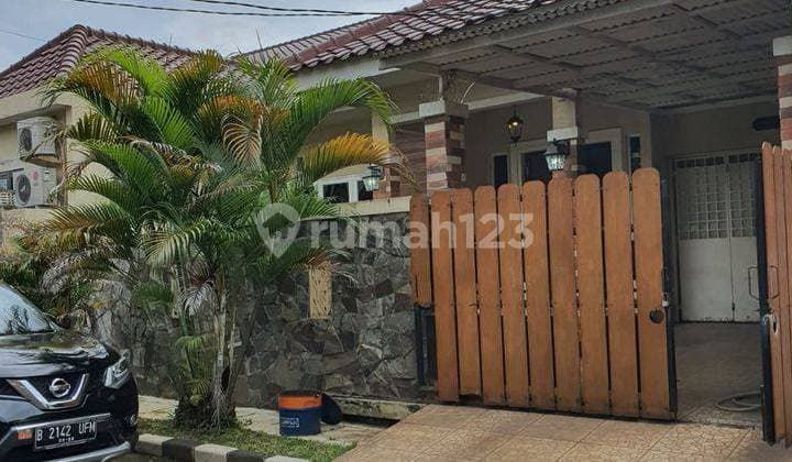Beautiful and Spacious House in Villa Melati Mas