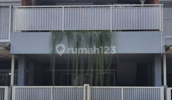 Rumah Minimalis di Regency Melati Mas