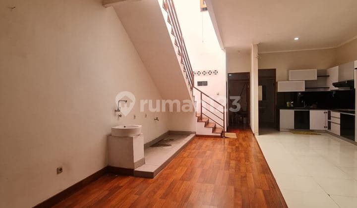 Rumah Cantik Siap Huni Semi Furnished Di Batununggal
