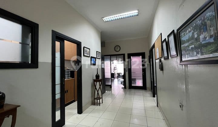 Ruko Gandeng komersial 4 Lantai lokasi Kuningan jakarta selatan