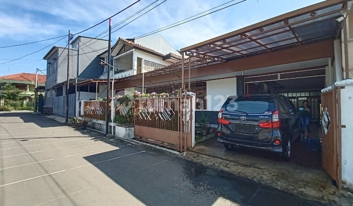 Rumah Besar 5 Kamar Di Jl. Kembar Baru, Bandung