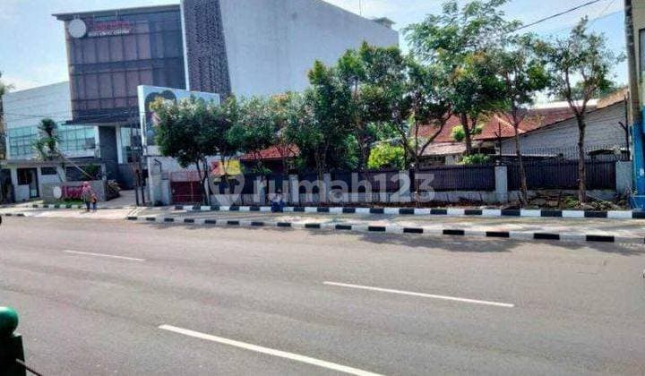 Rumah jual dibawah NJOP di Jl.Margonda Raya merupakan Kawasan Pusat Bisnis Komersial, Pusat Pemerintahan , Pusat Perdagangan Dan Pusat Kuliner DEPOK JAWABARAT sangat cocok buat Usaha Lokasi berada diKawasan Premiun Kota DEPOK.