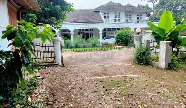 Gedung 2 Lt dan Rumah dengan Halaman Luas di Kawasan Bisnis Depok Jawa Barat